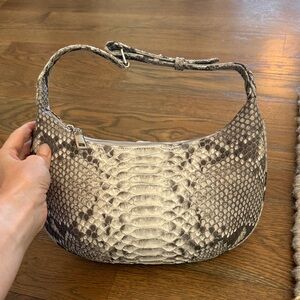 Elegant Snake Print Crossbody Bag